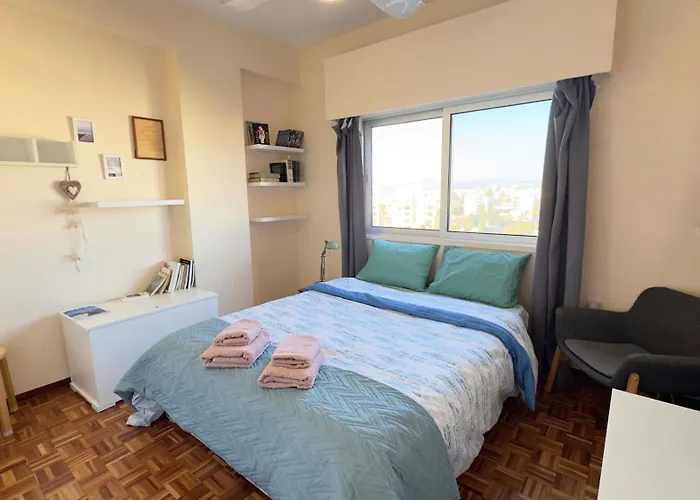 Sea Panorama 2bdr Finikoudes Center Апартаменты Ларнака